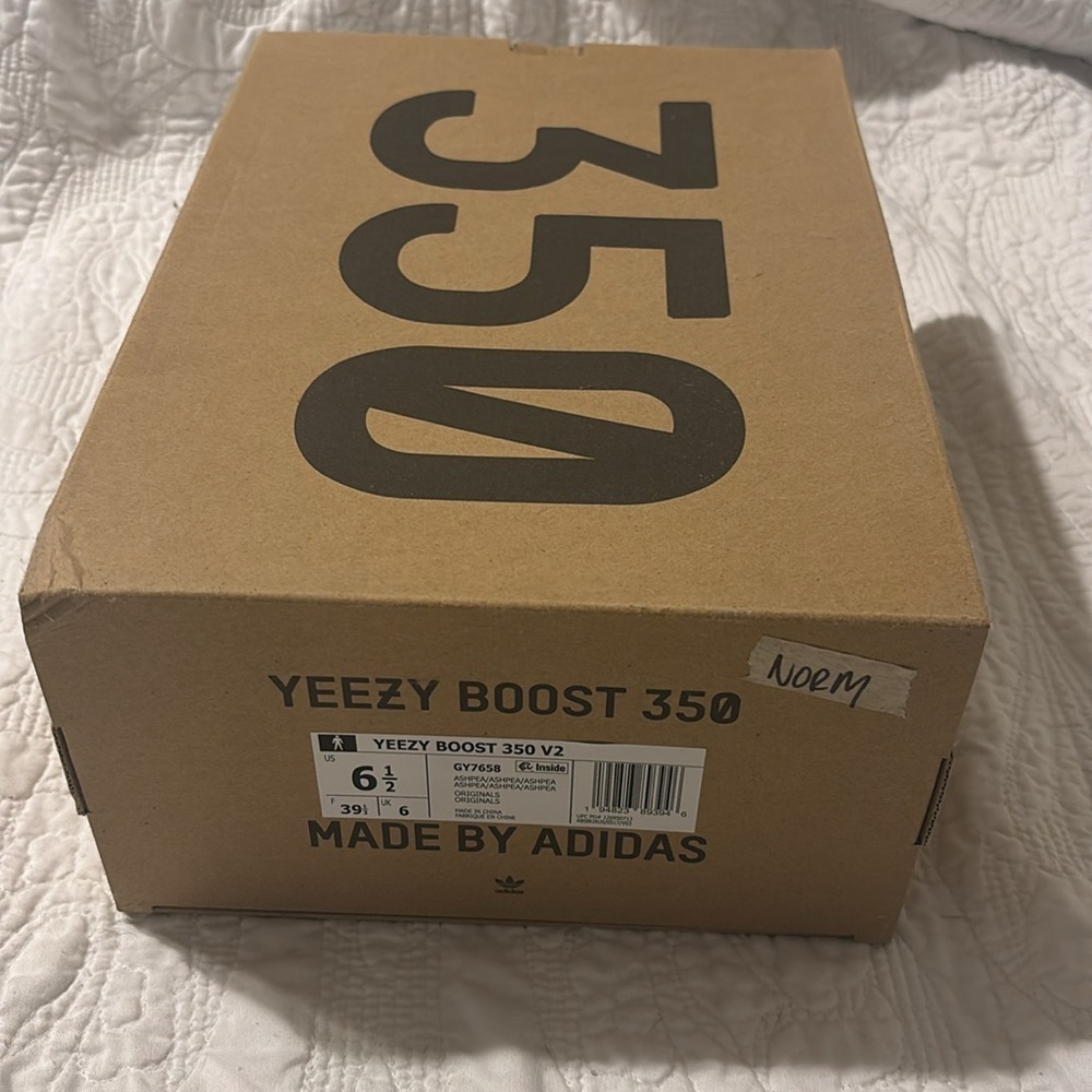 Adidas Yeezy Boost 350 V2 Sneakers men size 6.5 SAND - Picture 9 of 9